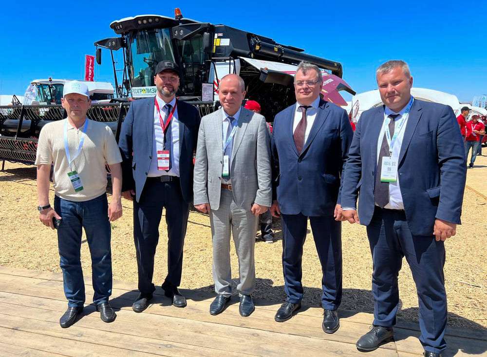 На стенде Ростсельмаш