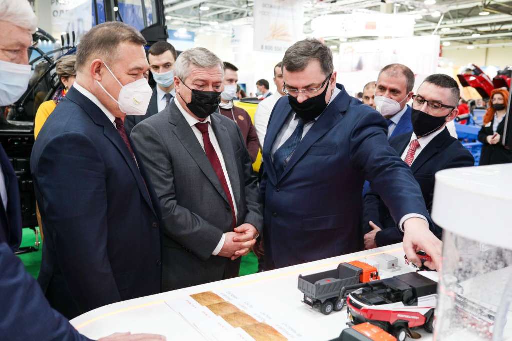 Ростсельмаш представил новинки на «Интерагромаш» Ростсельмаш представил новинки на «Интерагромаш»